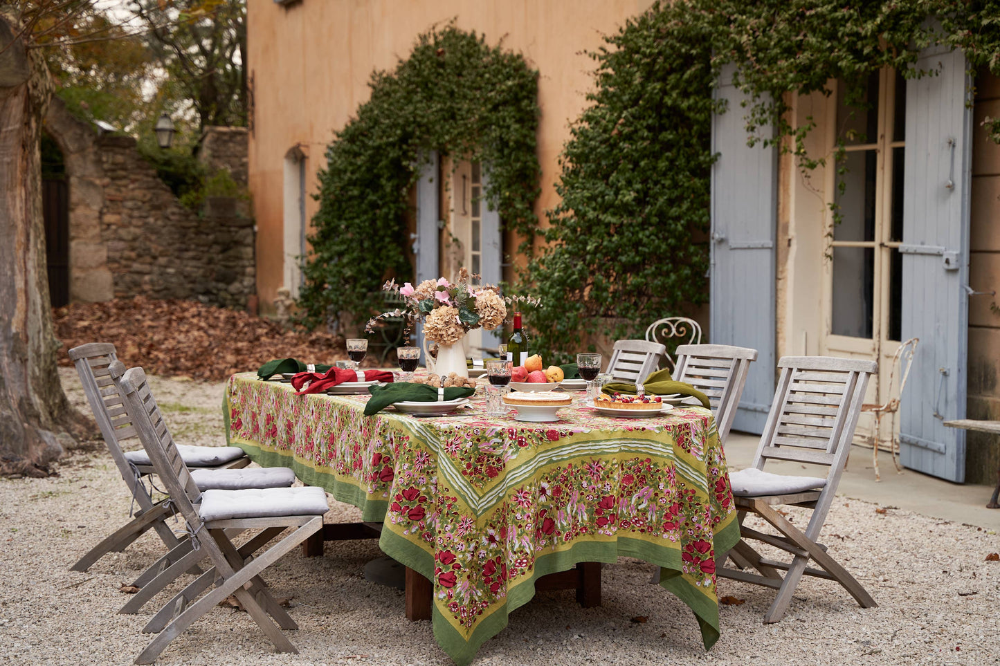 Couleur Nature - Jardin Red & Green | French Tablecloths: 70" Round