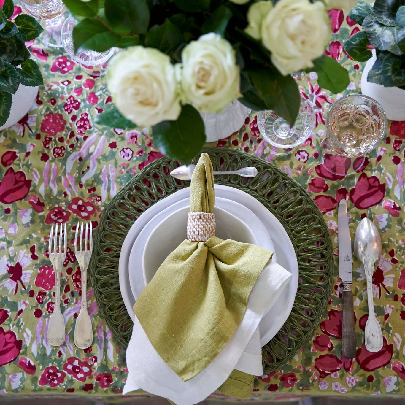 Couleur Nature - Jardin Red & Green | French Tablecloths: 71" x 128"