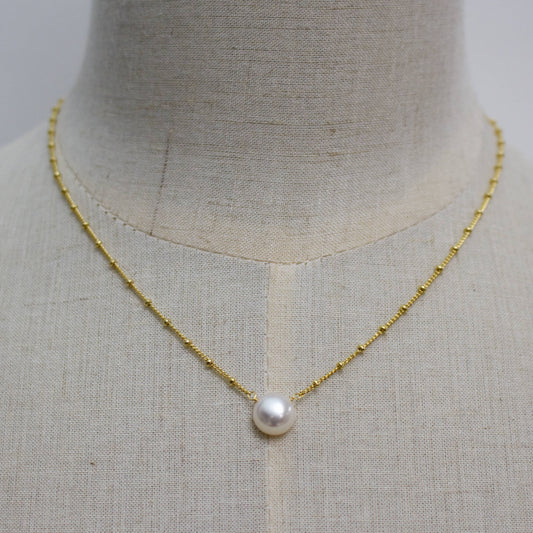 a.v. max - Solitaire Pearl Necklace: White/Silver