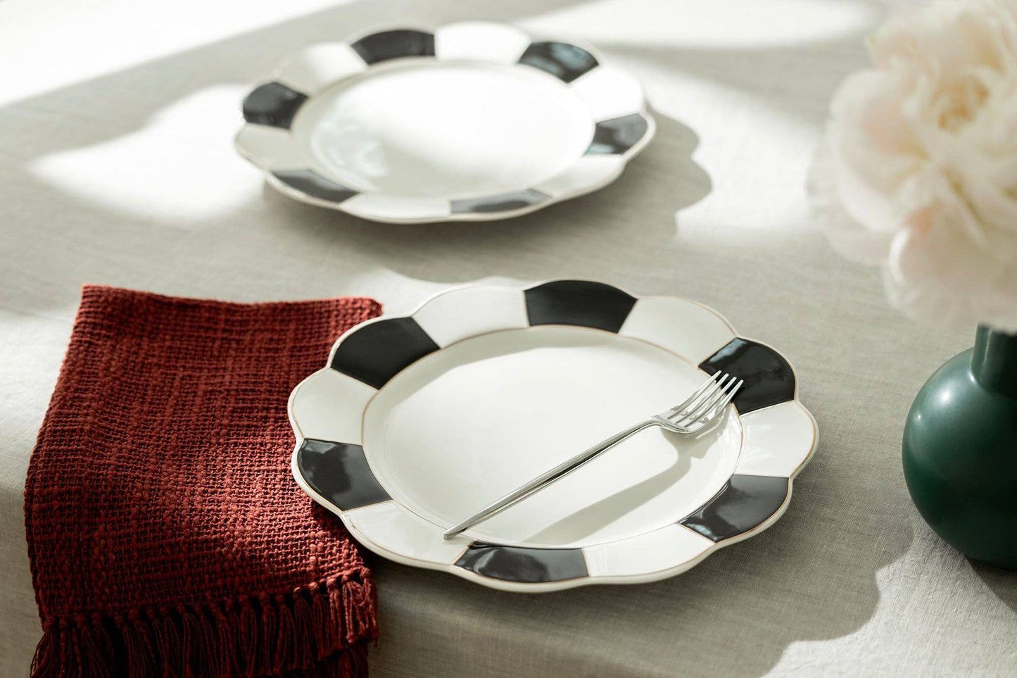 Grace Teaware - Black and White 11" Scallop Fine Porcelain Dinner One Plate