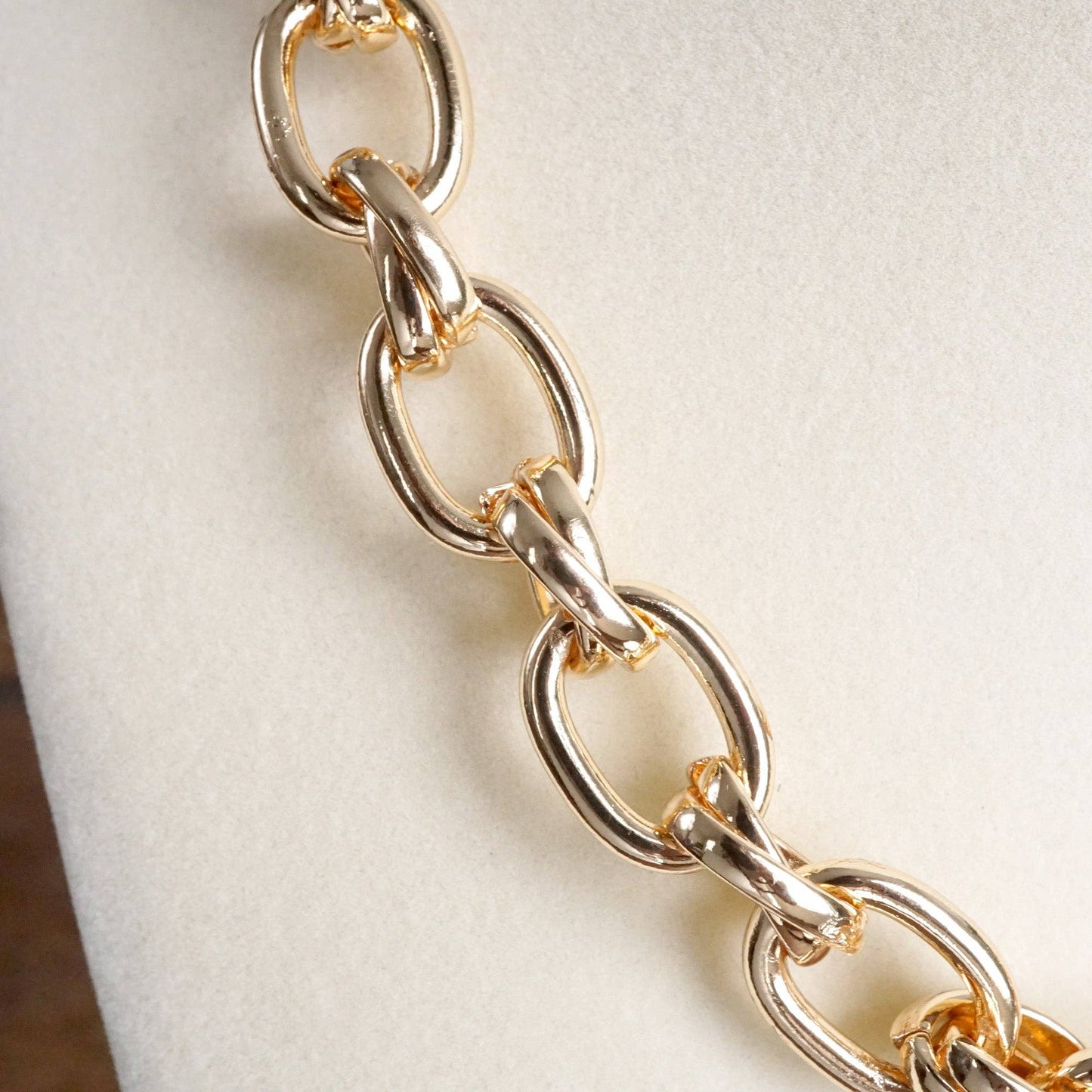 PennyLine inc - Chunky Fancy Cable Chain Necklace in Gold Tone