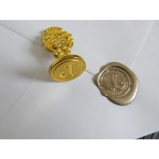 Freund Mayer & Co. - Brass Cerif Initial Wax Seal Stamp -  1 3/4" Tall: V / Stamp Only