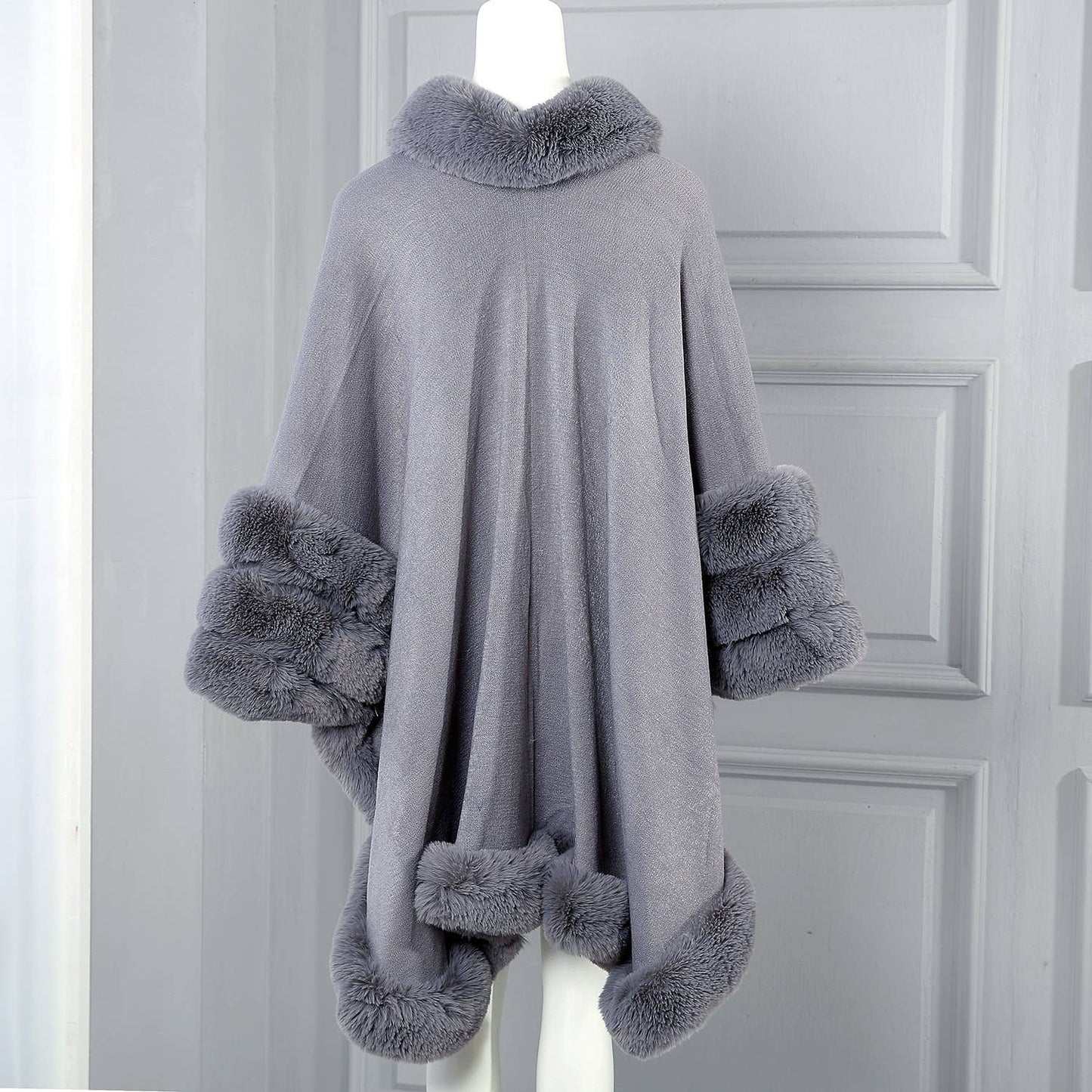 PEACH ACCESSORIES - PE370 faux fur trimmed snuggling CAPE: Beige