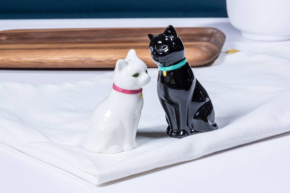Abbott - Cuddling Cat Salt & Pepper-3.75"H-1712