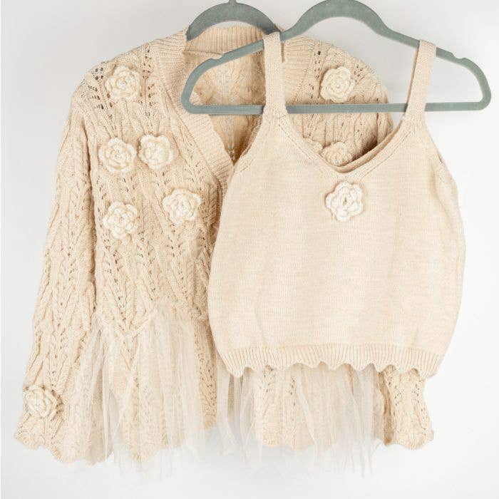 PEACH ACCESSORIES - SK131 Super soft cardigan with roses flower details in Beige