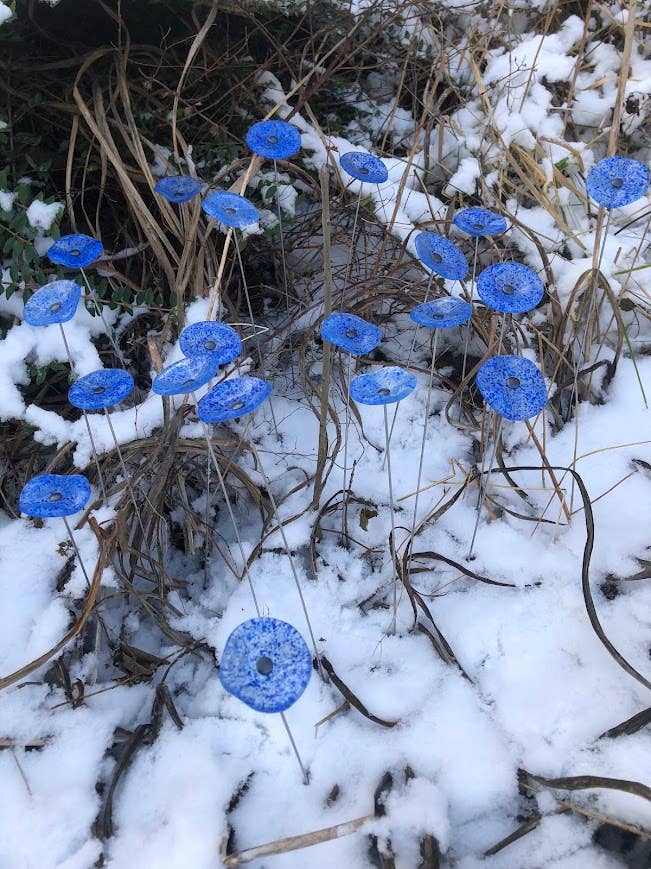 CARNEOL GLASS - Small Glass Flower For Outside In L.Blue-D.Blue