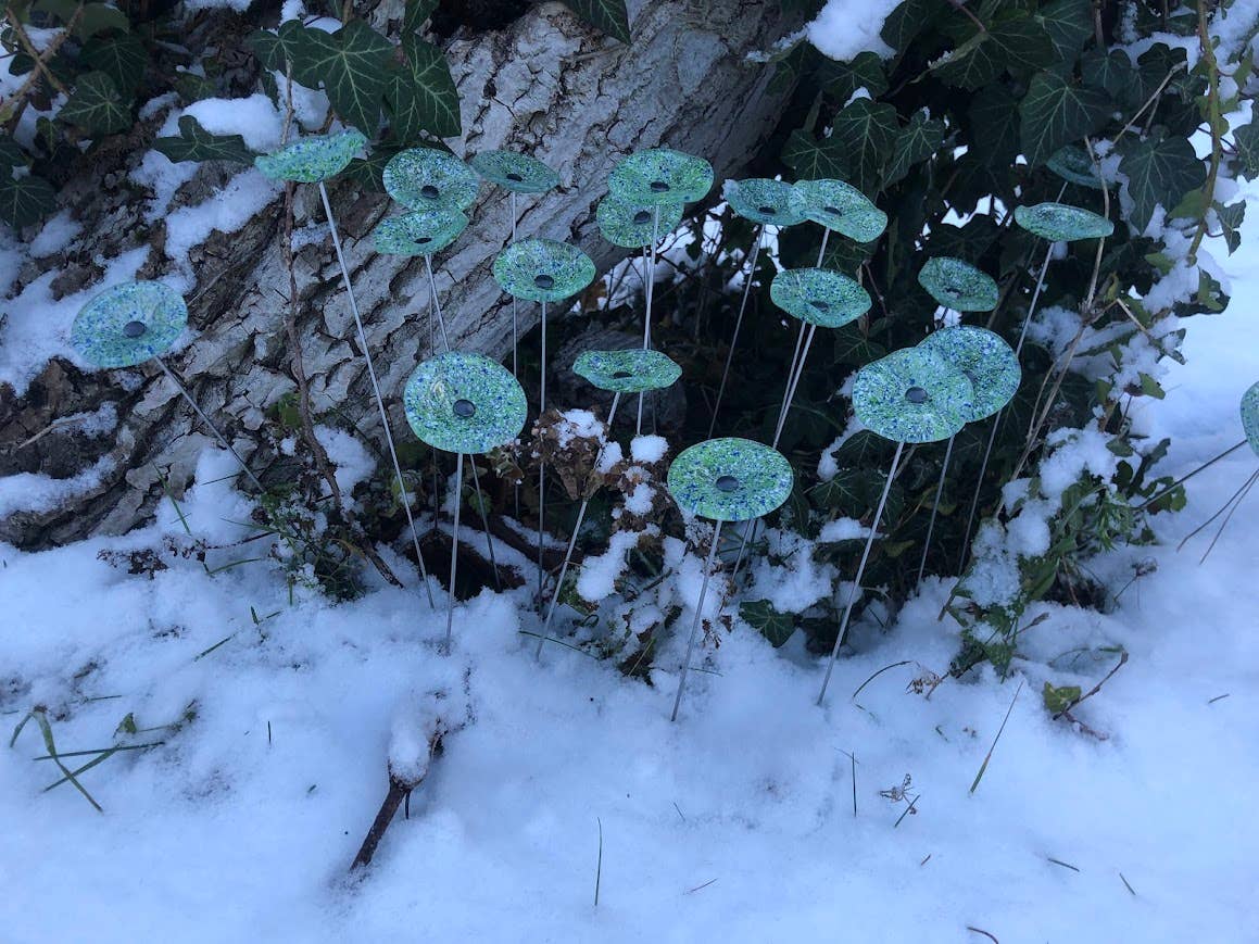 CARNEOL GLASS - Small Glass Flower For Outside In Transp.-A.Green-D.Blue