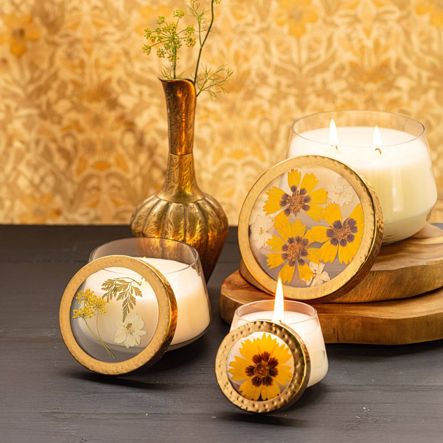 Rosy Rings - Honey Tobacco Large Pressed Floral Candle