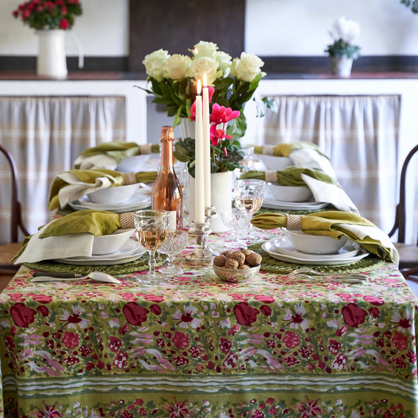 Couleur Nature - Jardin Red & Green | French Tablecloths: 70" Round