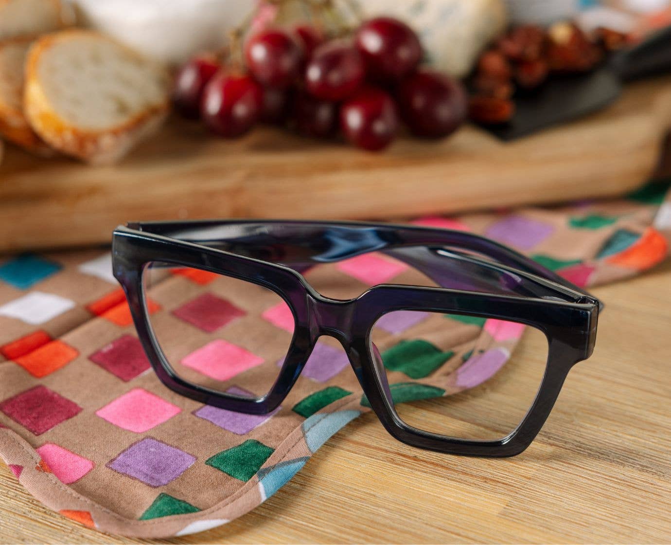 Peepers - Take a Bow (Blue Light): Black/Tan / Reading / 1.50