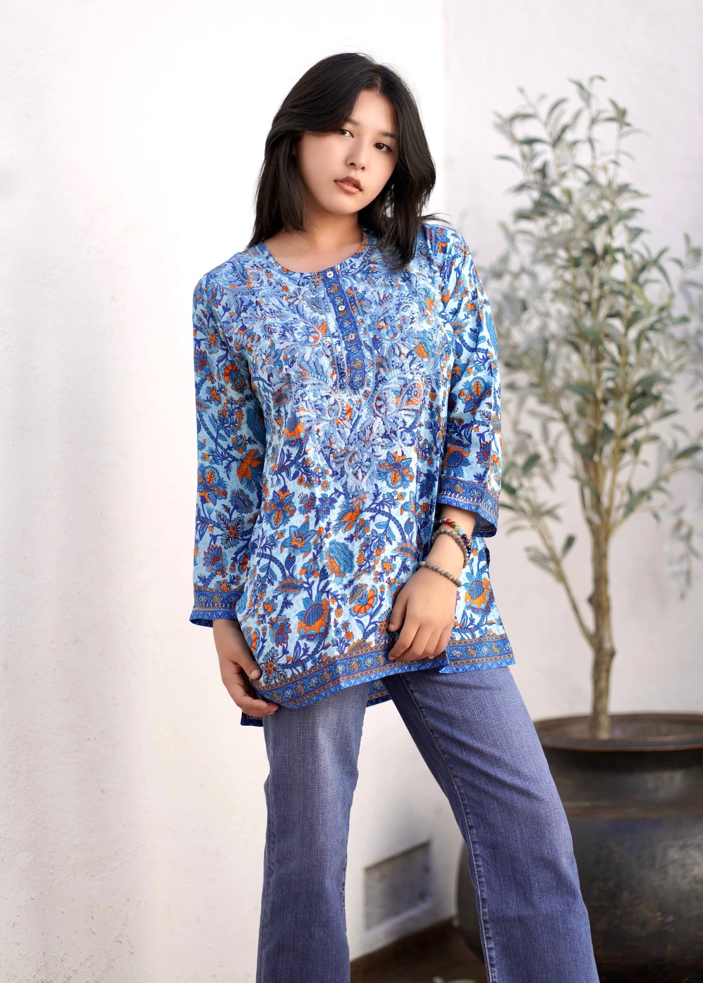 Dolma - KDC Emb. Tunic Blue Multi: M / Blue Multi