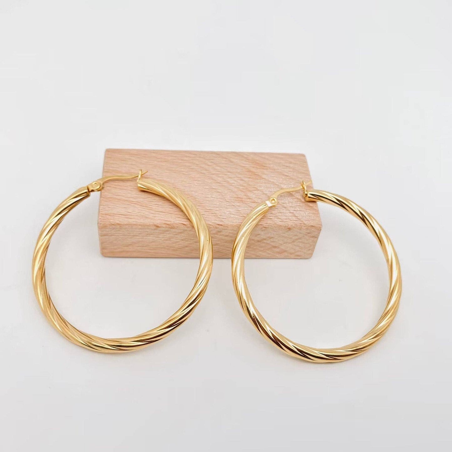 Mio Queena - 18K Gold Plated Stainless Steel Cable Hoop Earrings - FGS: M