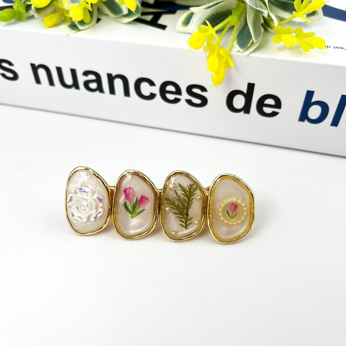 TheDivaSoap - Retro Flower Duckbill Clip, High Quality Hair Clip: Purple