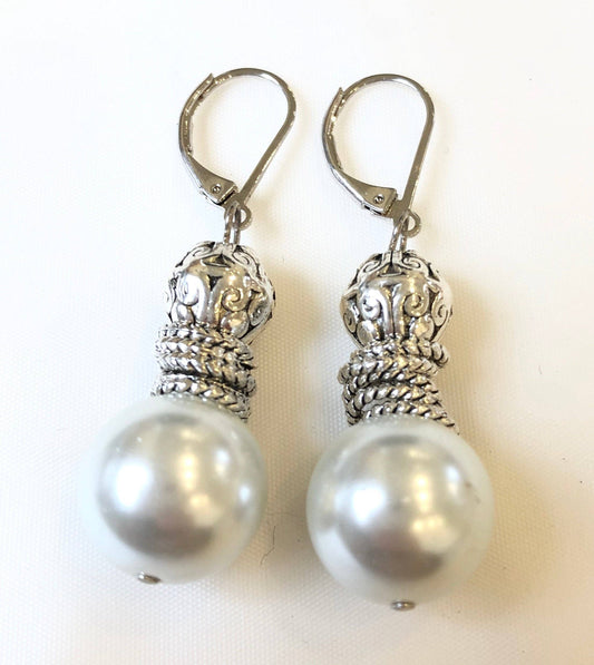 Studio G - #318E Bali Earring: White