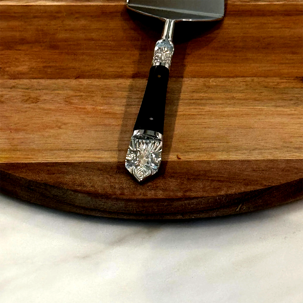 Shastra Home - Royal Cake Server