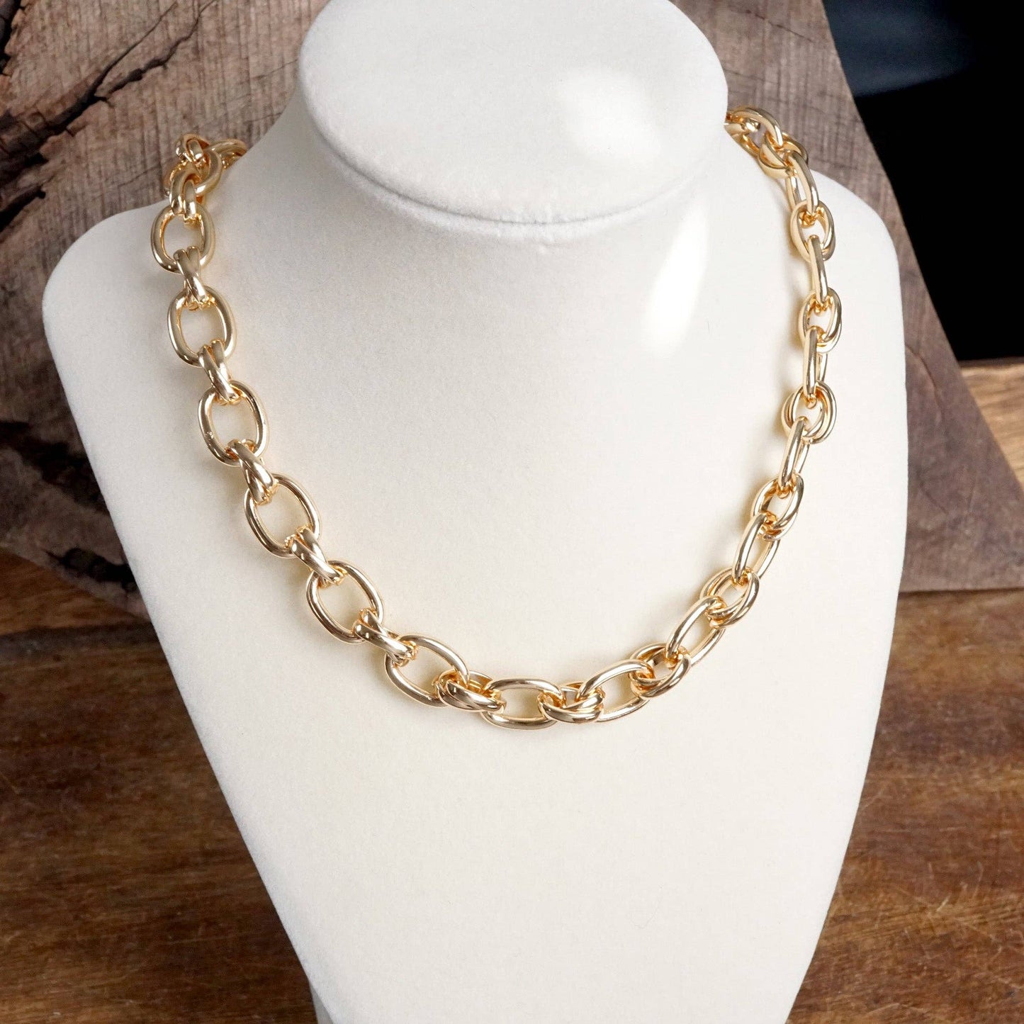 PennyLine inc - Chunky Fancy Cable Chain Necklace in Gold Tone