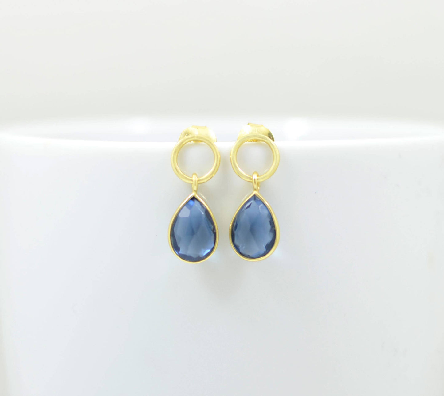 Schmuckoo Berlin - Circle Post Earrings Gold Plated Silver 925 - Blue Iolite