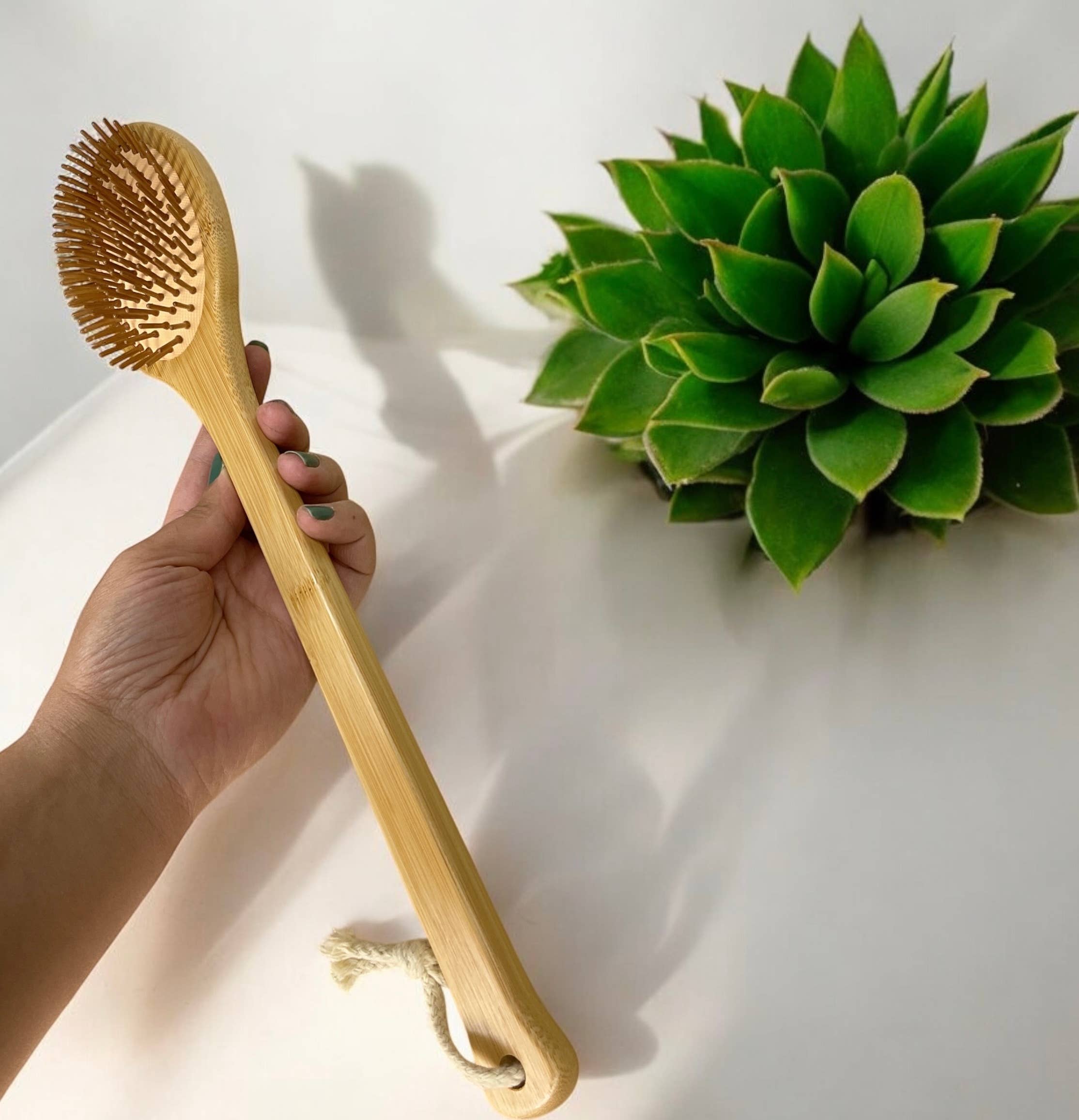 Bamboo Switch Back Brush & Massager - Thumbnail 2