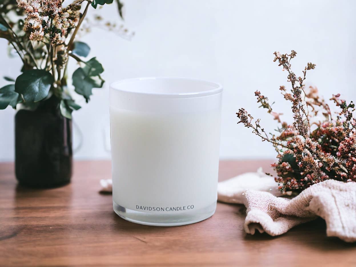 Davidson Candle Company LLC - 11 oz glass jar candle in box : Oakmoss & Amber