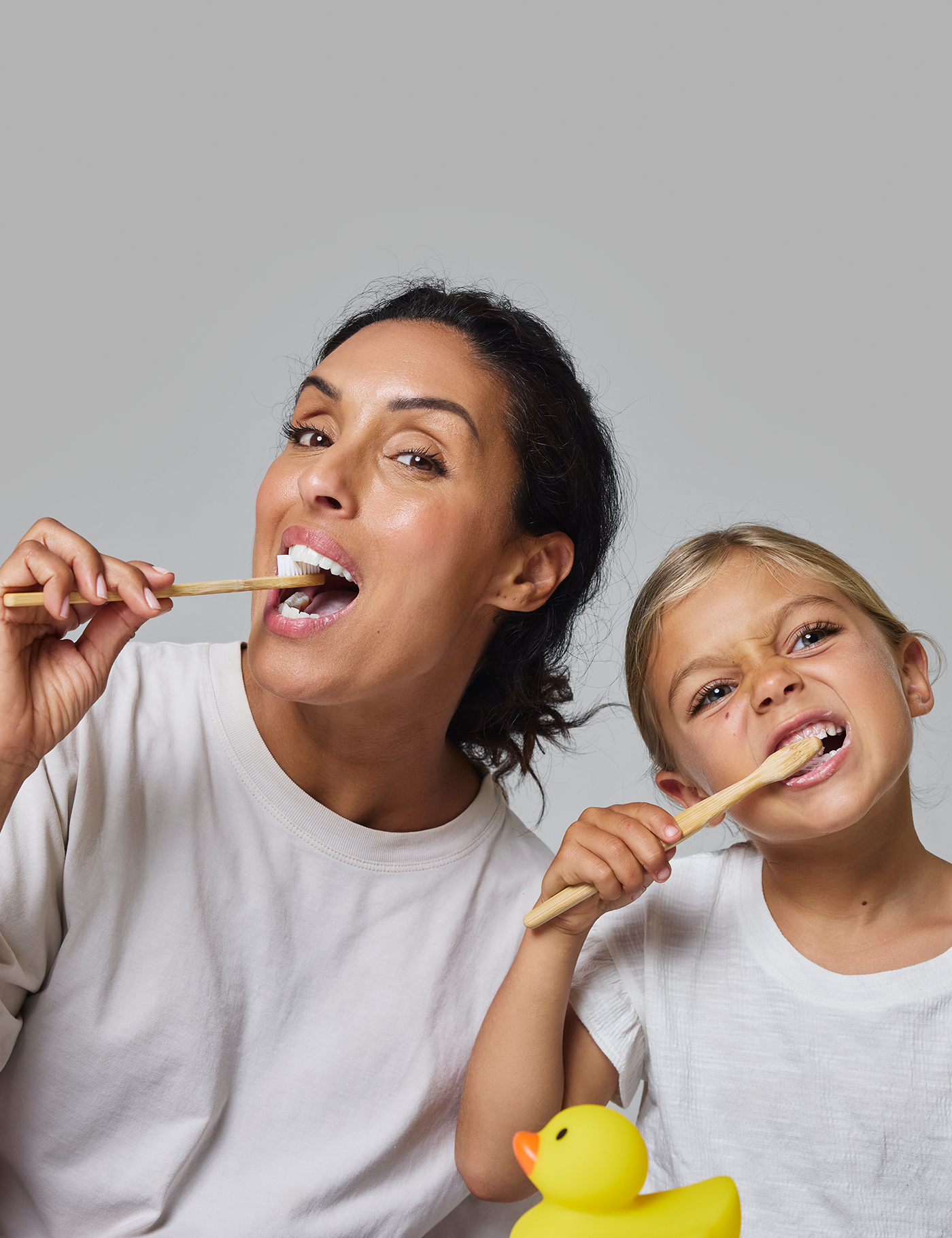 Davids Natural Toothpaste - Davids kids + adults nano-hydroxyapatite premium toothpaste  /  mild mint / 4 oz