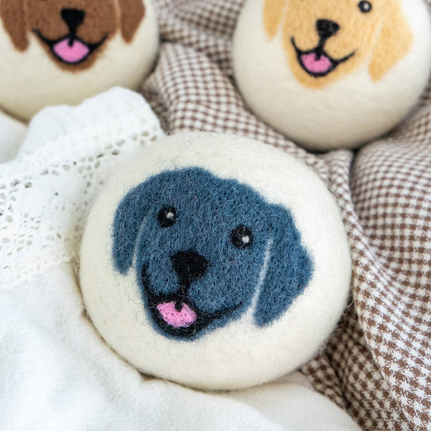 Friendsheep - Happy Dogs Eco Wool Dryer Balls - Mix of 3 colors: PACKAGE FREE