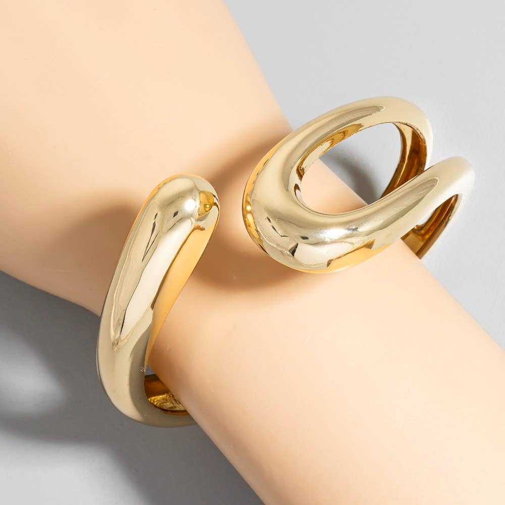 The Looks by Fame Accessories - Contrasting Open Hinged Cuff Bracelet: G
