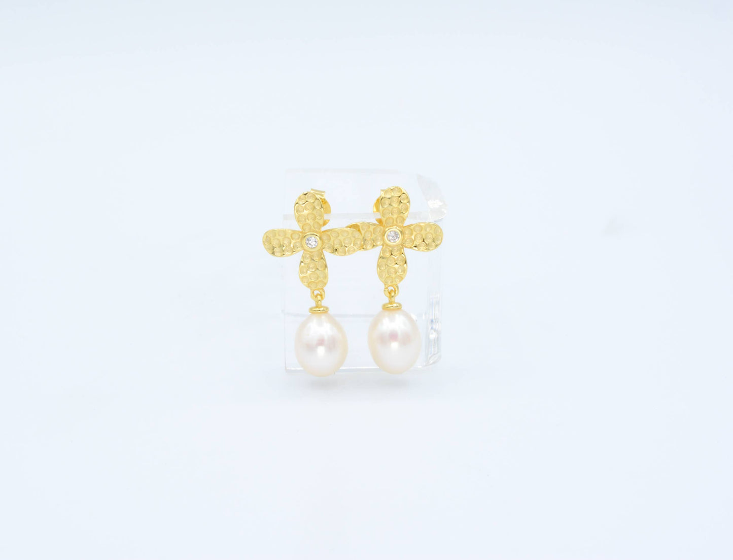 AJS Design Studio - Pearl earrings with flower