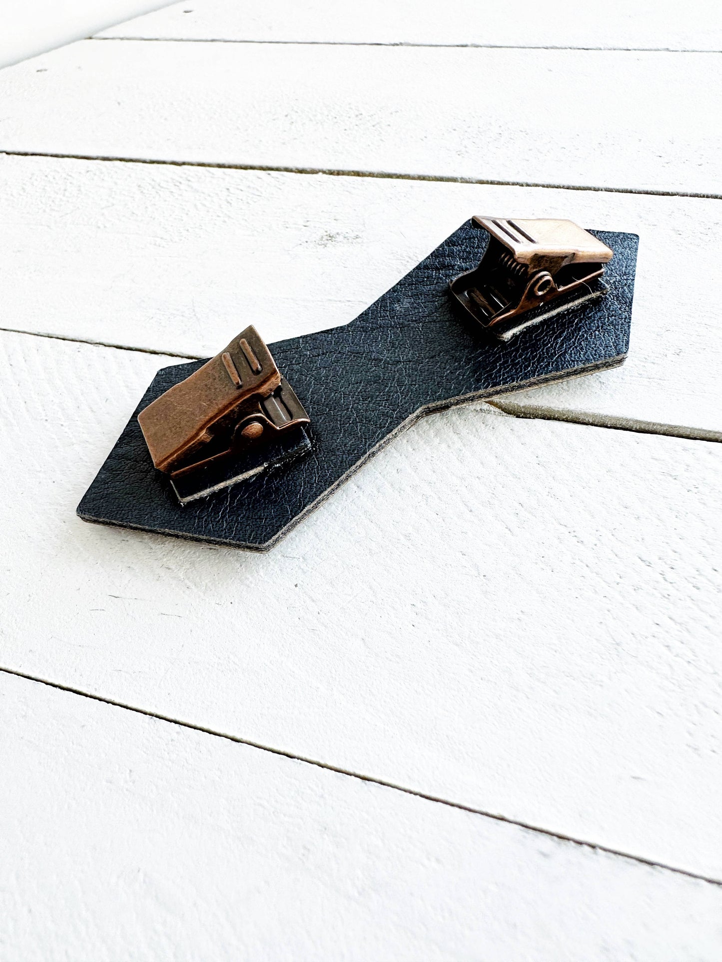 KardiKlips - Cinch Clip for Clothing, Unique Versatile Belt Alternative
