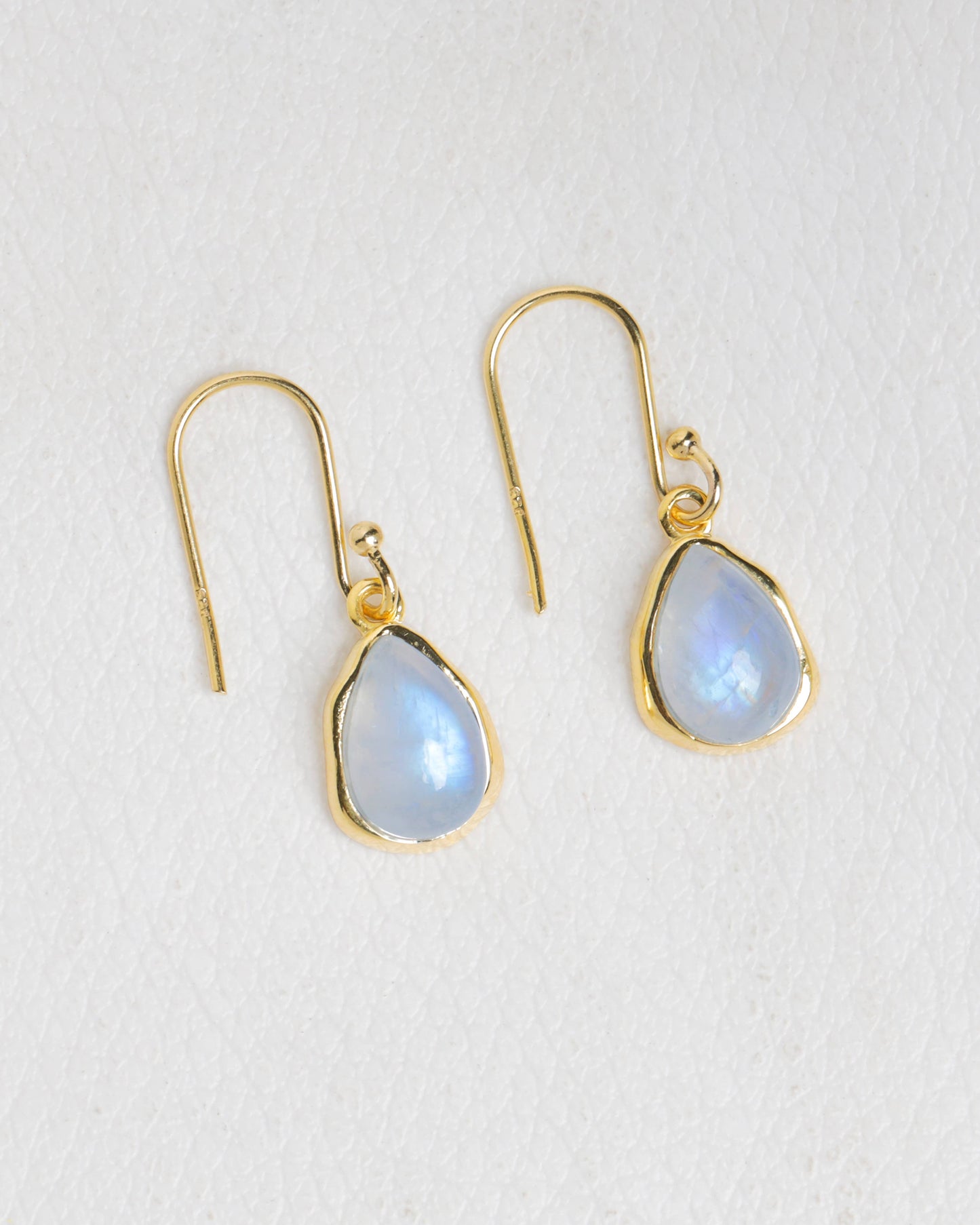 Tiramisu - Gold Plated Over Silver Moonstone Dangle Earring RLE25180