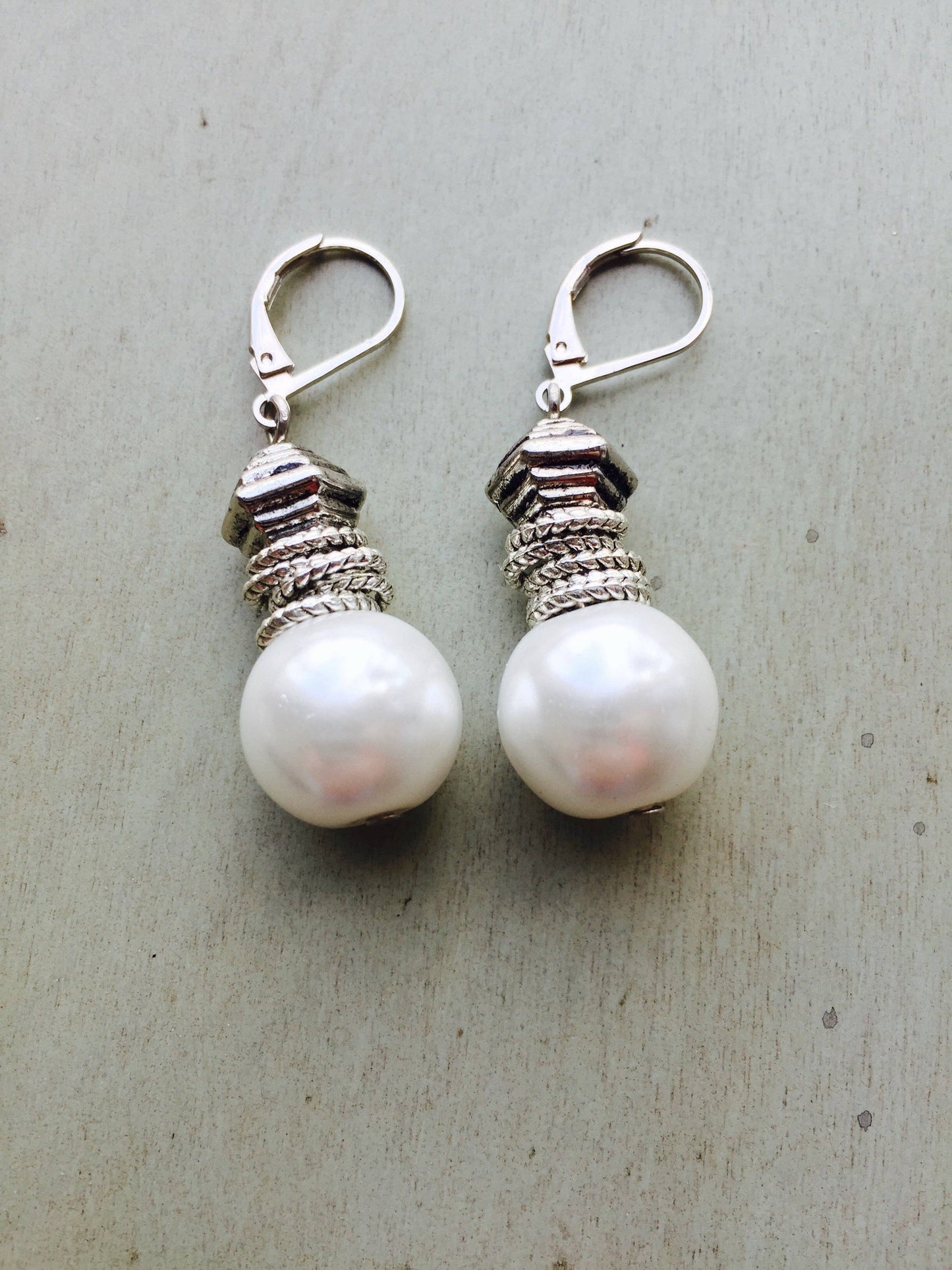 Studio G - #318E Bali Earring: White