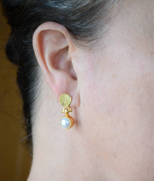 AJS Design Studio - Freshwater Pearl Byzantine Earrings With Hammered Post