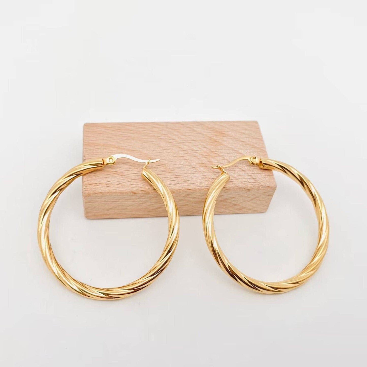 Mio Queena - 18K Gold Plated Stainless Steel Cable Hoop Earrings - FGS: L