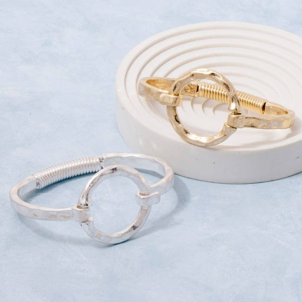 The Looks by Fame Accessories - Hammered Circle Bangle Bracelet: WG