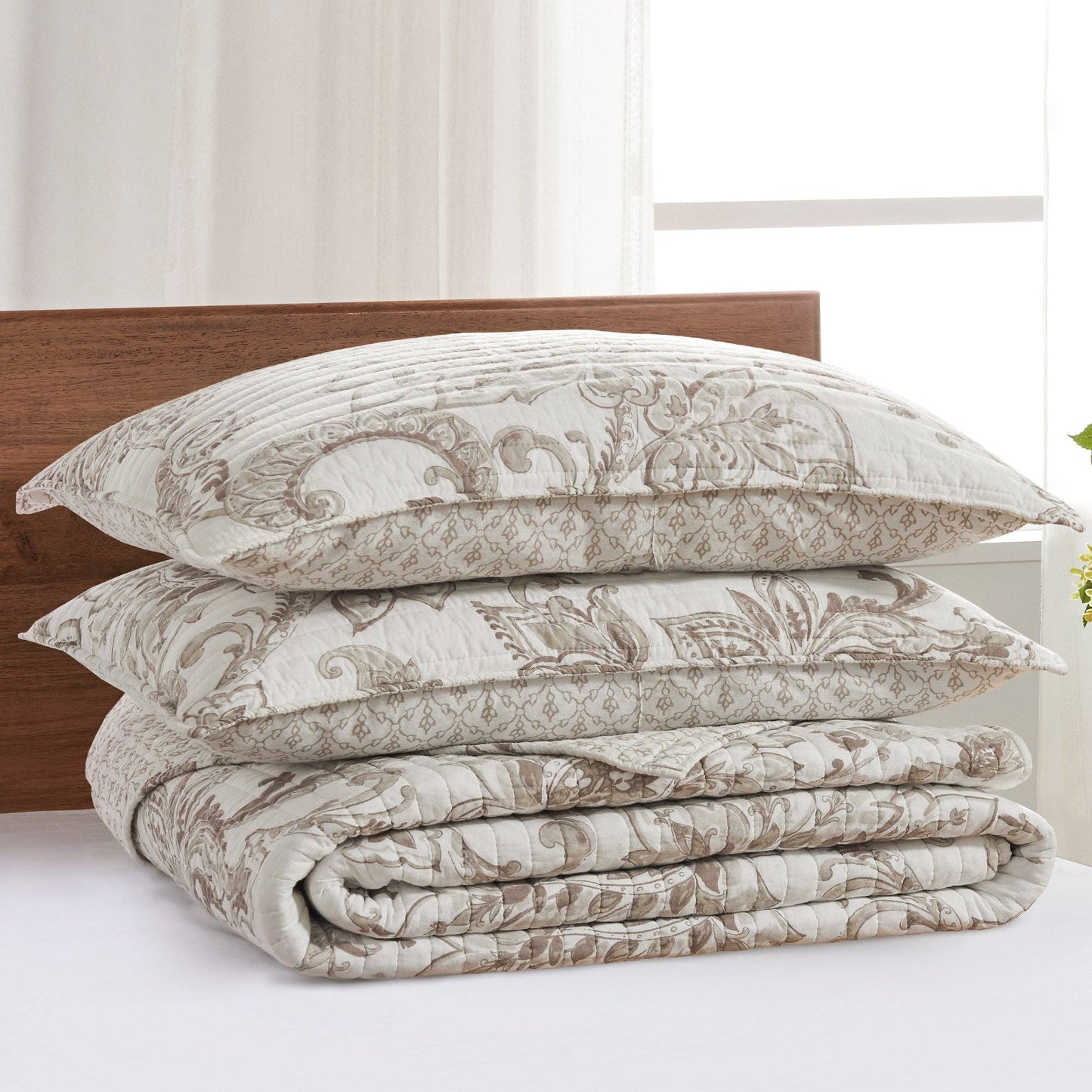 Levtex Home - Bennett Quilt Set: Blue / Full/Queen