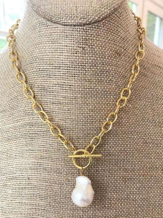 Studio G - #1058 Toggle Chain with Baroque Drop: White Pearl/Gold