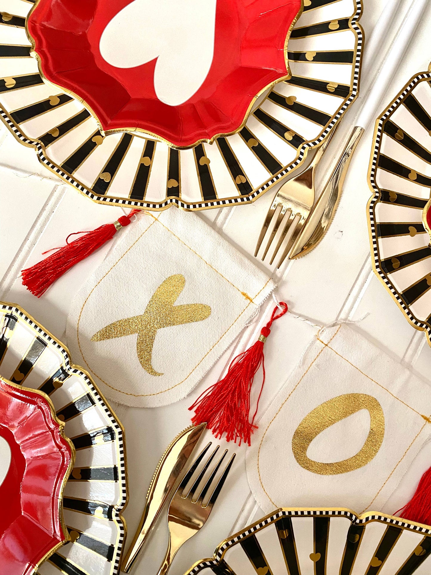 Eid Creations - 8 Love Dinner Plates