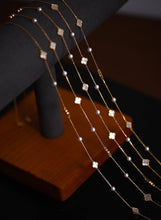 Load image into Gallery viewer, Cici’De Jewelry Amsterdam - Elegant MOP lucky clover and natural freshwater pearls beads