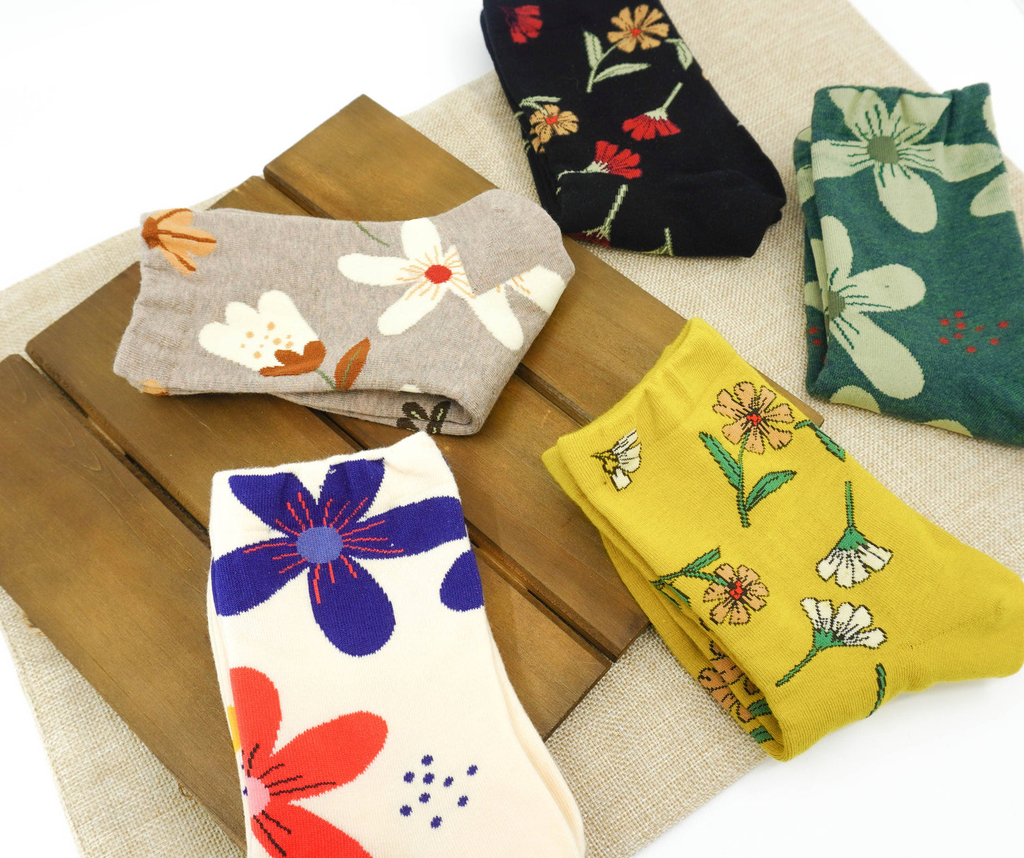 Comfortarians - Floral Cotton Socks For Women | Women's Big Flower Socks: Black