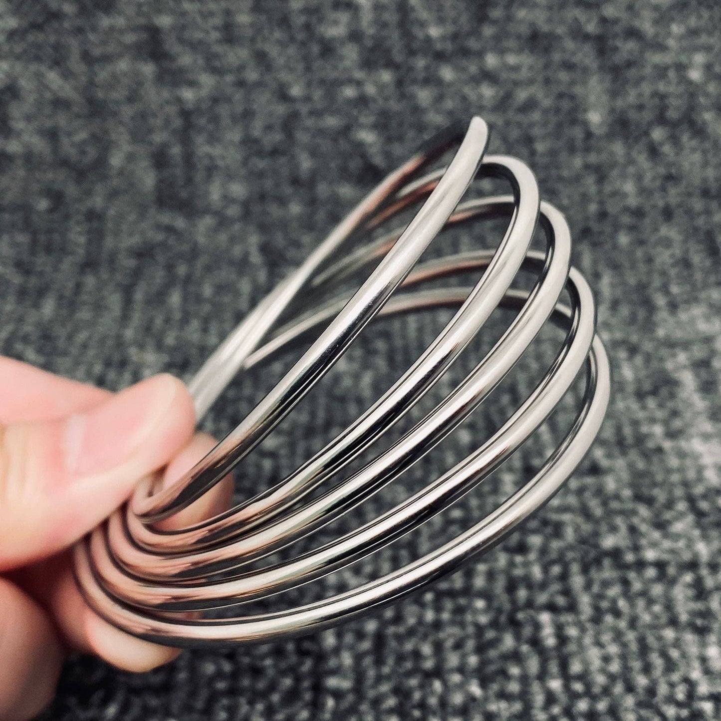 Mio Queena - 5 Sizes 3 Colors Optional 3mm Stainless Circle Bangle - FGS: Golden / XS/56mm (Inner diameter)