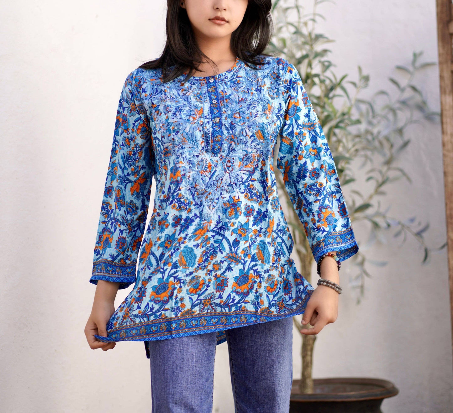 Dolma - KDC Emb. Tunic Blue Multi: S / Blue Multi