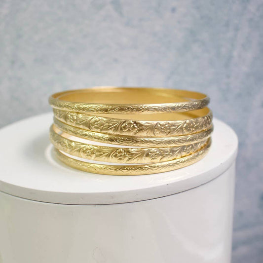 a.v. max - 5pc Floral Bangle Set: Matte Gold