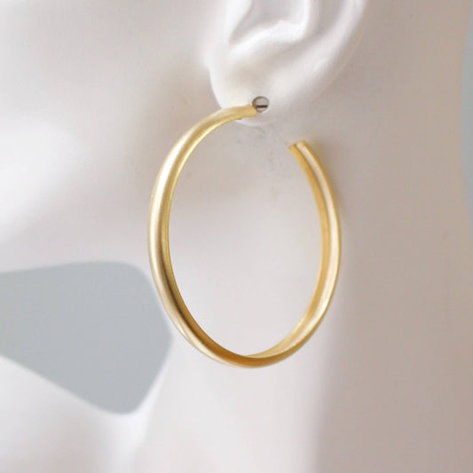 a.v. max - 2" Super Hoops: Gold