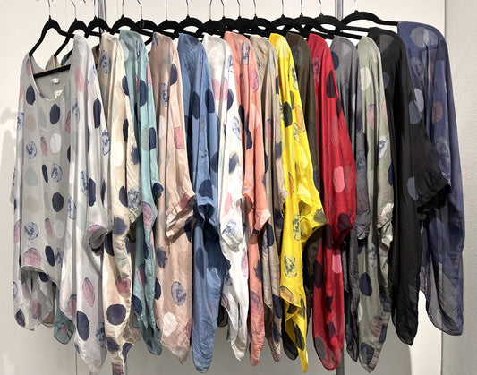 Dance in Paris - Top Flowy Silk with Dots: One Size / Silver