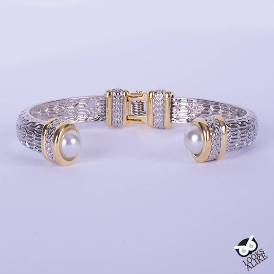 My Best Kept Jewelry - Pretty Pearl Bangle