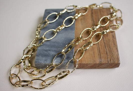 a.v. max - Hammered Oval Chain Necklace: Gold