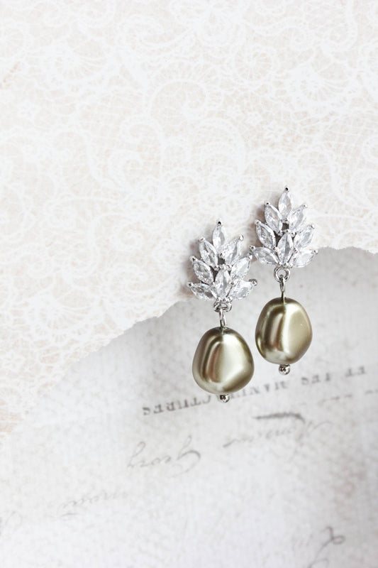 A Pocket of Posies - Glass Leaf Post Earrings - Pearl Drop: Gold Plated / Ivory Cream/Baroque Pearl