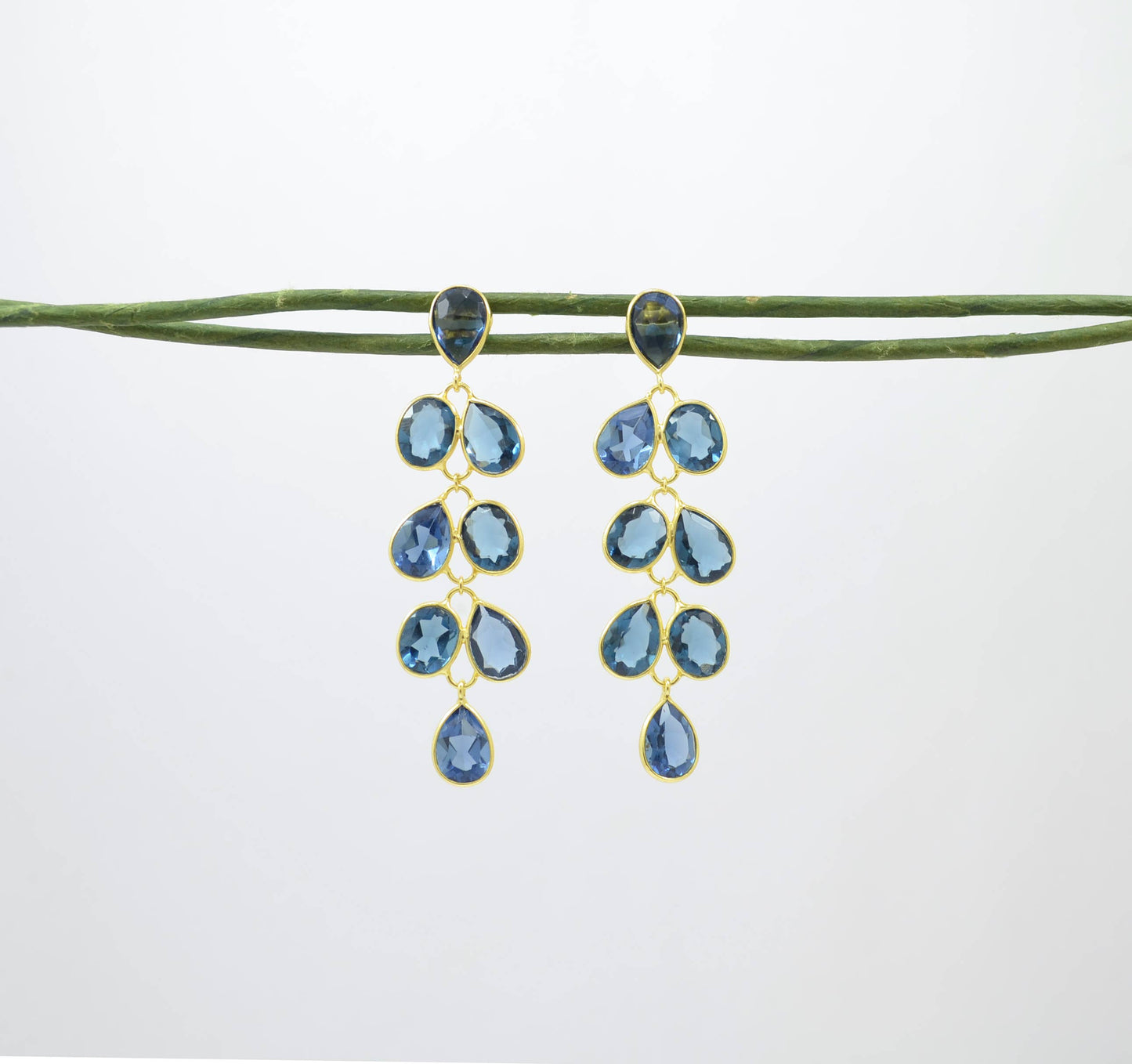 Schmuckoo Berlin - Chandelier Earrings Blue Iolite Gold